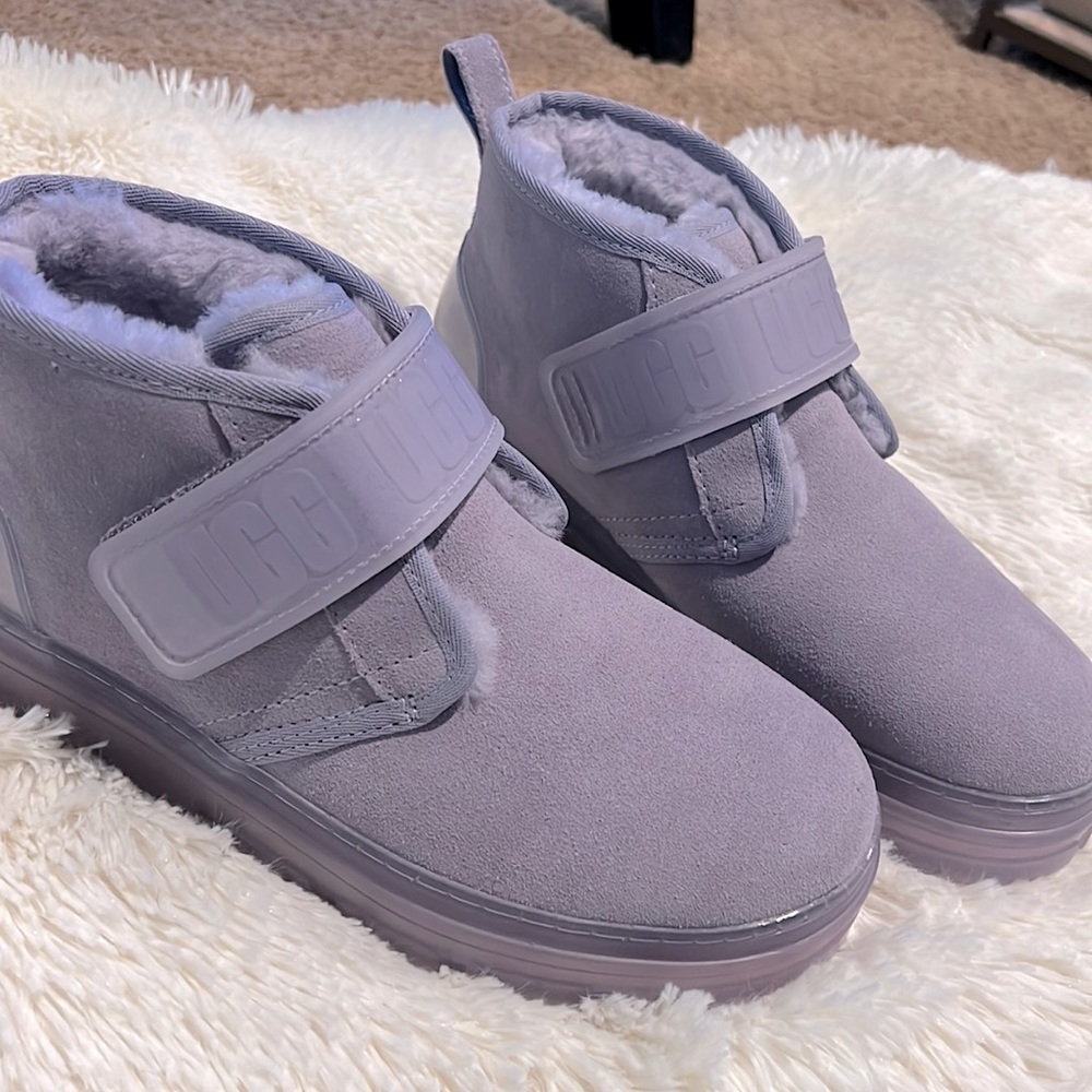 New Ugg Neumel clear low boots 8